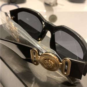 Brand New Versace VE4361 Irregular Sunglasses for Men